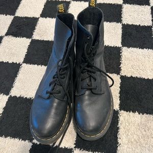 Black doc martens “pascal”